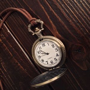 Last chance! Vintage 20 inch Statue of Liberty clock necklace Leather Cord